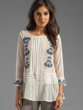 Free People Revolve Jocelyn’s Embroired Top Swiss polka dot Ivory Sz S peasant